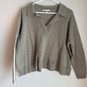Madewell Woman’s Wool V-Neck Crop Sweater